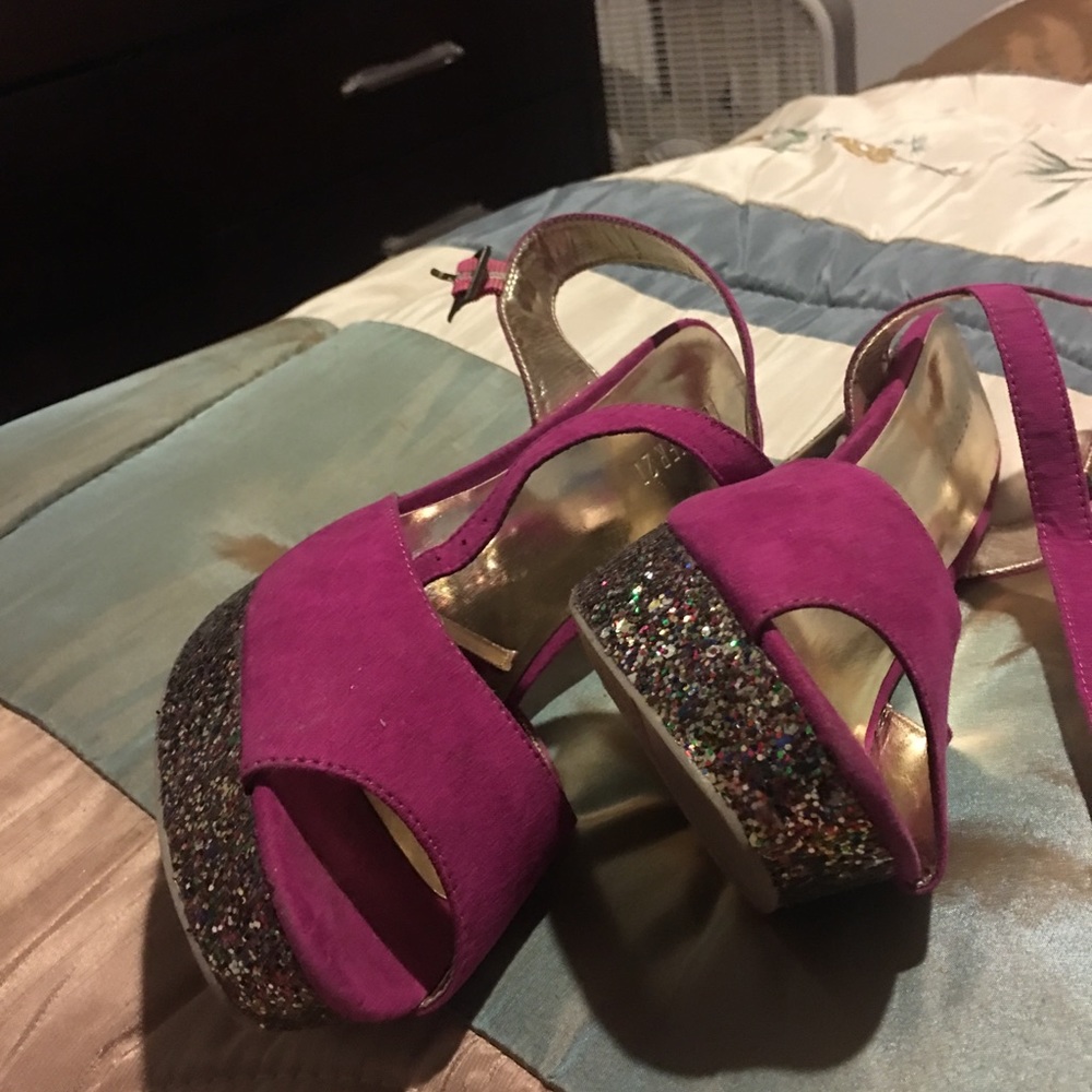 Heels - Picture 6 of 7